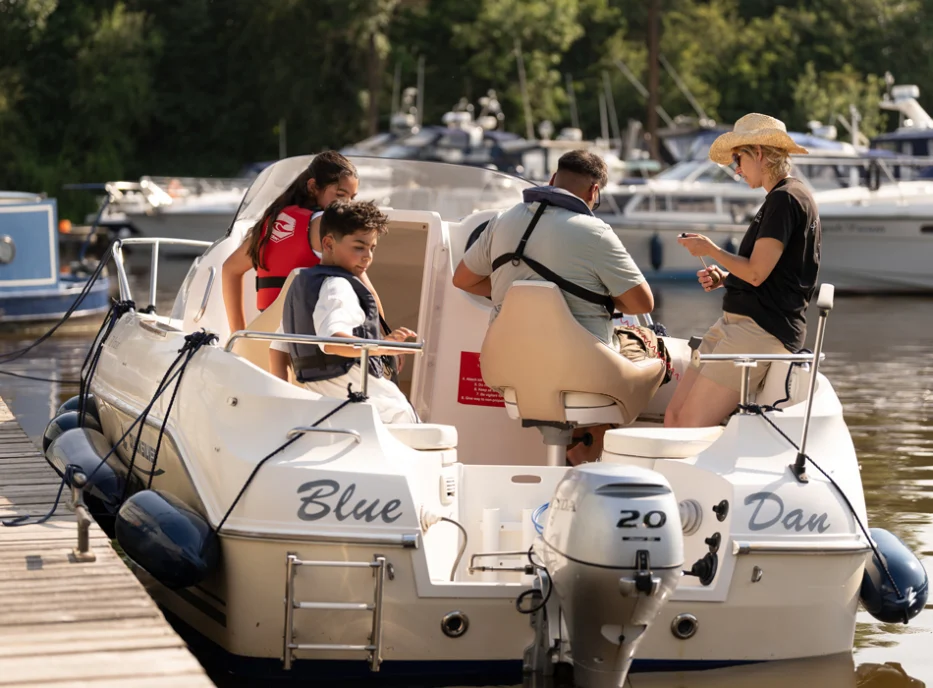 skippered boat hire on the river severn